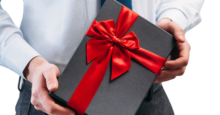 4 Reasons Why You Should Get Your Gifts Customised